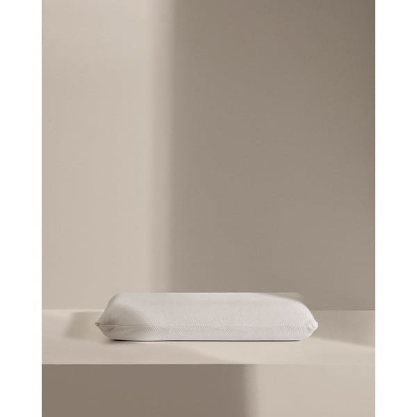 Anatomski vzglavnik s polnilom iz spominske pene 33x80 cm Sasa – Kave Home-image-1