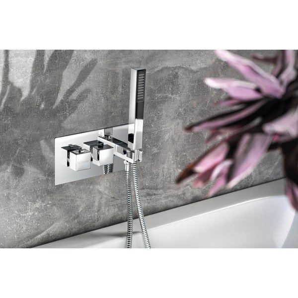 Vgrajena armatura za tuš v sijajno srebrni barvi (2 izhoda) Latus – Sapho-image-2