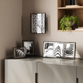 Črn kovinski stoječ/stenski okvir 48x23 cm Prisma – Umbra