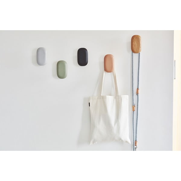 Črn hrastov stenski obešalnik Gemma Oak Black – MiaCara-image-2