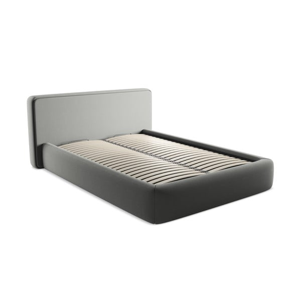 Siva oblazinjena zakonska postelja s prostorom za shranjevanje z letvenim dnom 140x200 cm Kiana – Makamii