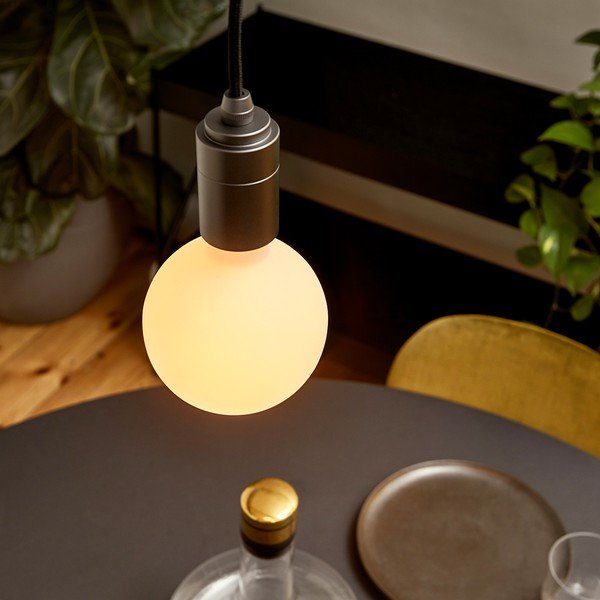 LED žarnica s toplo svetlobo E27, 7 W Sphere – tala-image-1