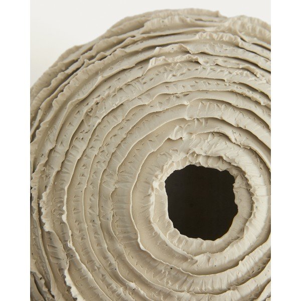 Kremno bela keramična ročno izdelana vaza (višina 21 cm) Evania – Kave Home-image-4