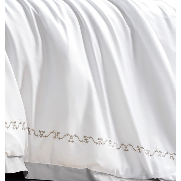 Bela podaljšana posteljnina za zakonsko posteljo iz bombažnega satena z rjuho 6-delna 240x220 cm Diana – Mila Home Luxury-image-4