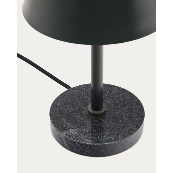 Temno zelena/črna marmorna namizna svetilka s kovinskim senčilom (višina 32 cm) Calina – Kave Home-image-3