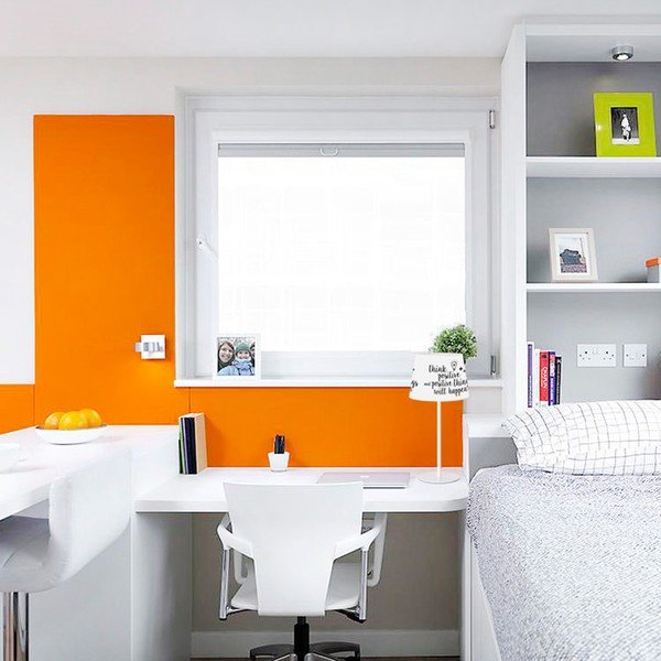 Črno-bela namizna svetilka SULION Positive-image-1