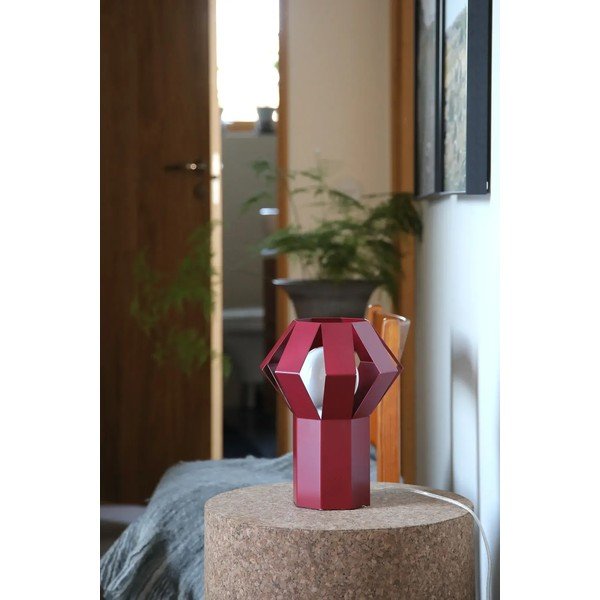 Rdeča kovinska namizna svetilka s kovinskim senčilom (višina 27 cm) Octa – Markslöjd-image-3