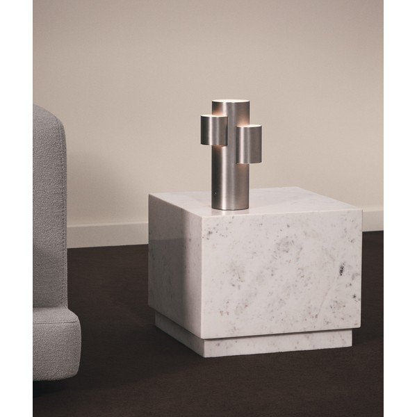 Marmorna stranska mizica 50x50 cm Sorein – Kave Home-image-1