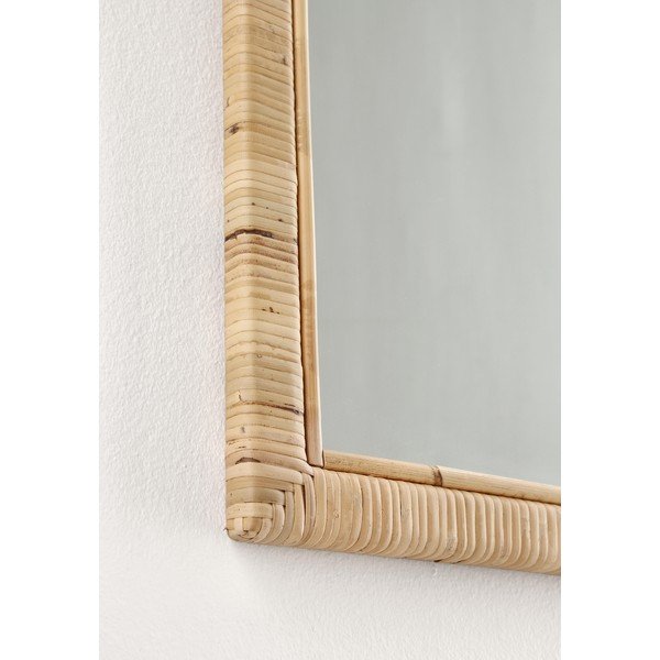 Stensko ogledalo z okvirjem iz ratana 50x70 cm Hakima – Bizzotto-image-1