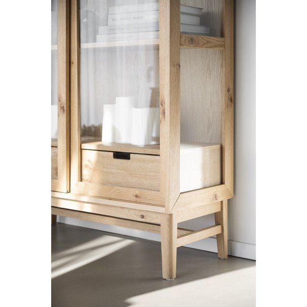 Vitrina v hrastovem dekorju z drsnimi vrati v naravni barvi 100x203 cm Hazelton – Rowico-image-4