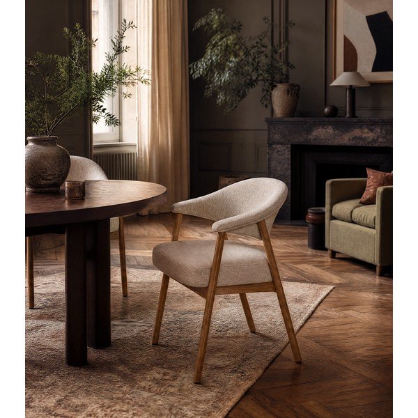 Kremno beli jedilni stoli v kompletu z nasloni za roke 2 ks iz masivnega hrasta Elk – Unique Furniture-image-1