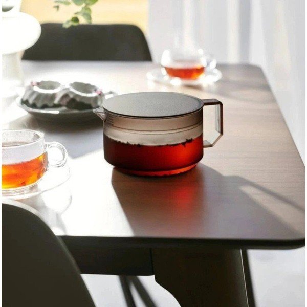 Črn plastičen čajnik s cedilom 600 ml Tower – YAMAZAKI-image-1