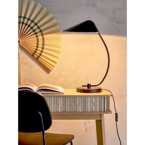 Črna namizna svetilka s kovinskim senčilom (višina 50 cm) Nisella – Bloomingville-image-2