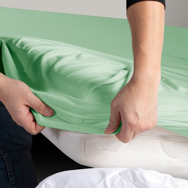 Svetlo zelena napenjalna rjuha iz jerseyja 120x200 cm Amber – Restilo-image-3