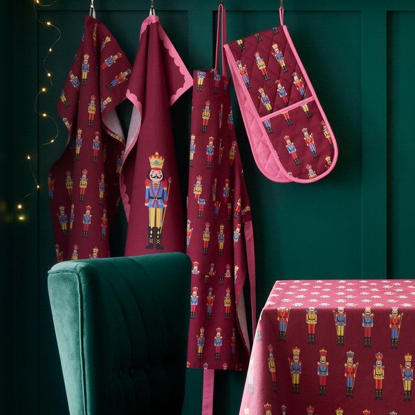 Bombažen predpasnik z božičnim motivom Christmas Nutcracker – Catherine Lansfield-image-2