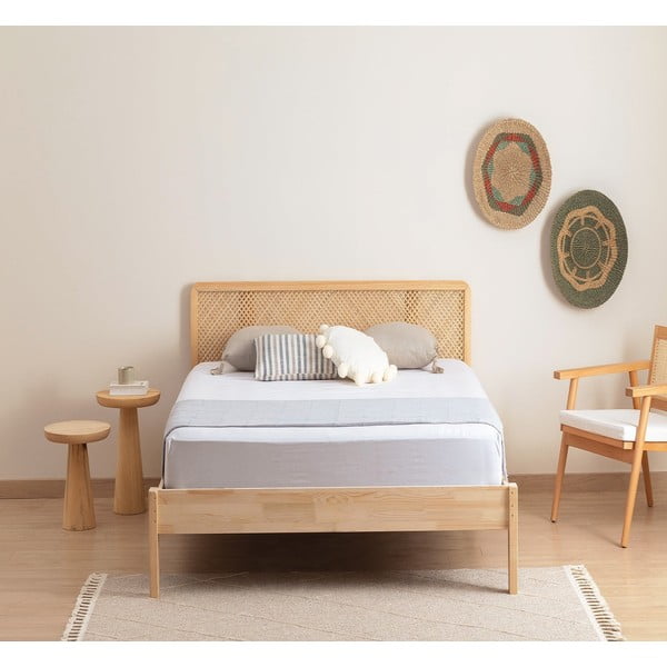 Postelja iz masivne smreke z letvenim dnom 90x200 cm v naravni barvi Izabelya – Kalune Design-image-2