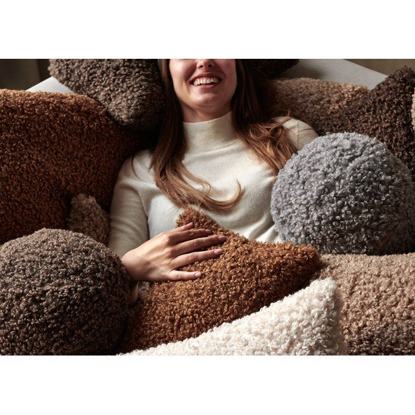 Plišasta okrasna blazina ø 26 cm Teddy – Blomus-image-2