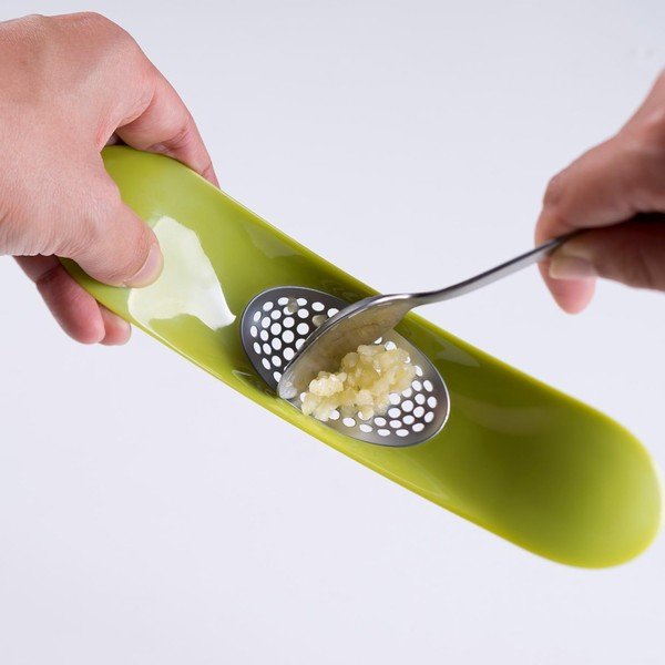 Zelen stiskalnik za česen Joseph Joseph Garlic Rocker-image-3
