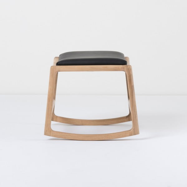 Tabure z masivno hrastovo konstrukcijo in detajli iz črnega bivoljega usnja Gazzda Dedo-image-1