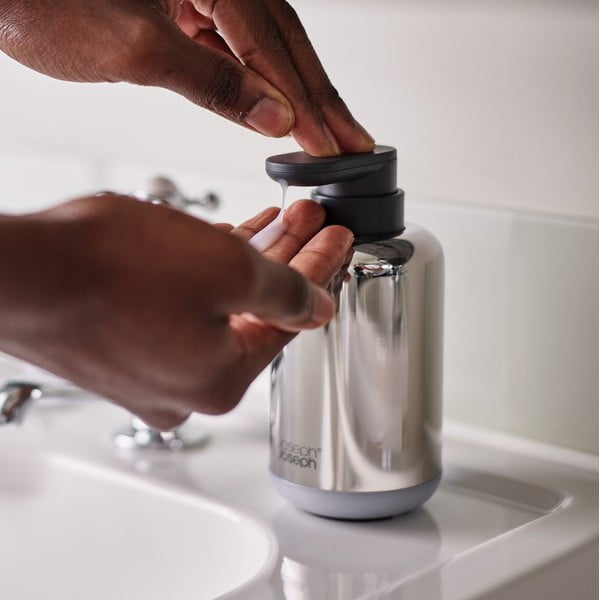 Dozirnik za milo iz nerjavečega jekla v sijajno srebrni barvi 300 ml EasyStore Luxe – Joseph Joseph-image-1