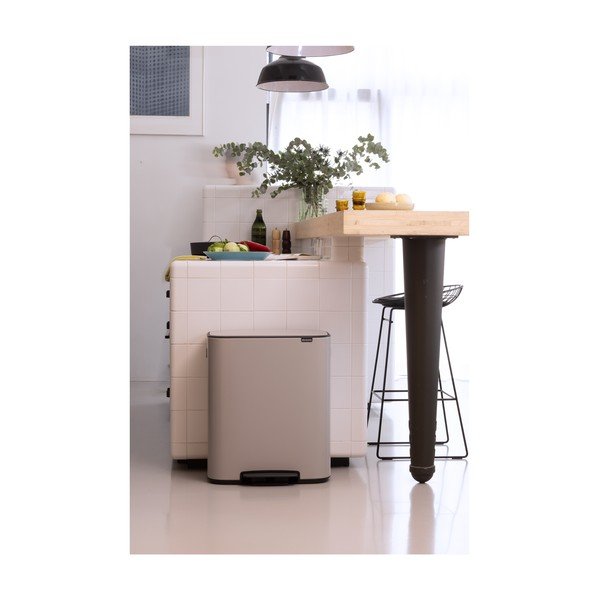 Svetlo siv jeklen koš za smeti 2x30 l za ločevanje odpadkov/s pedalom Bo – Brabantia-image-1