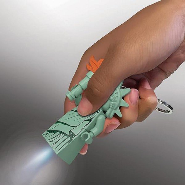 Zelen obesek za ključe z lučko Statue of Liberty – LEGO®-image-1