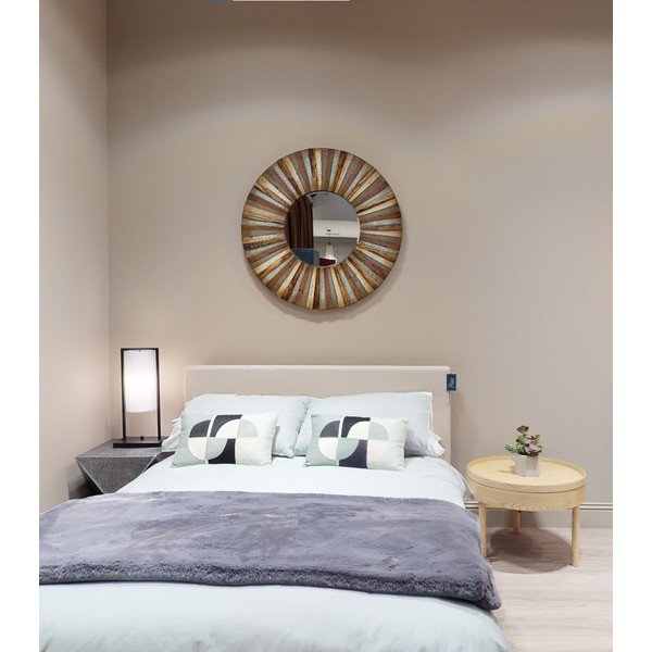 Okrogla stranska mizica v borovem dekorju ø 60 cm Viborg – Premier Housewares-image-2