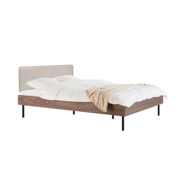 Oblazinjena/iz iverne plošče zakonska postelja v orehovem dekorju z letvenim dnom 160x200 cm v temni naravni barvi Streiko – noo.ma