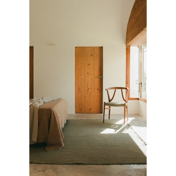 Kaki zelena ročno tkana bombažna preproga 200x300 cm Handloom – Lorena Canals-image-3