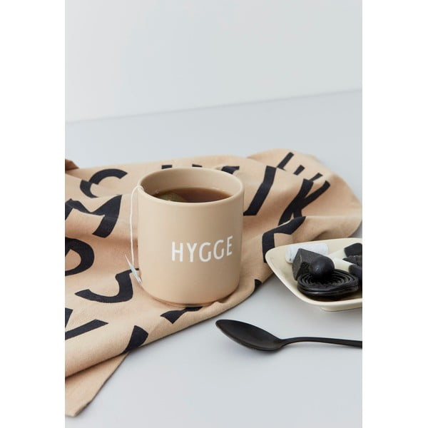 Bež porcelanasta skodelica 300 ml Hygge – Design Letters-image-2