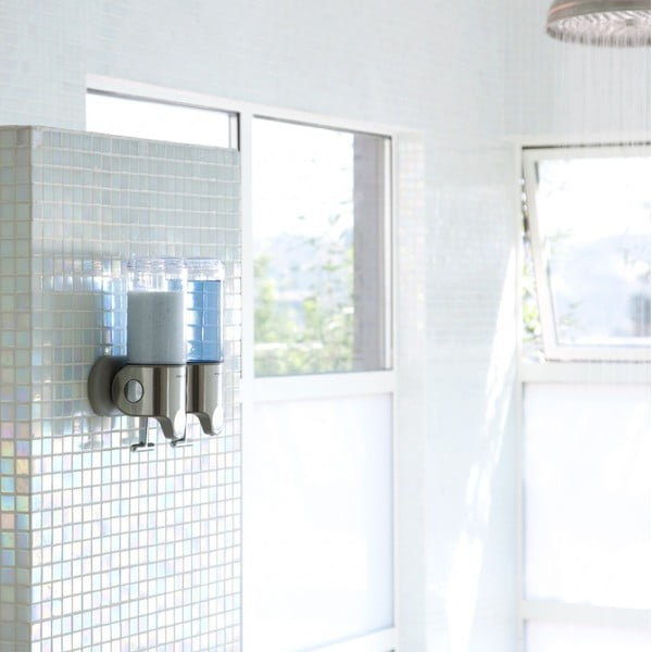 Stenski razpršilnik za milo iz nerjavečega jekla v srebrni barvi 880 ml - simplehuman-image-3