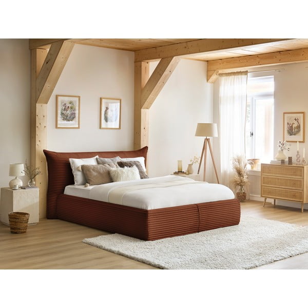 Opečnato oranžna oblazinjena zakonska postelja s prostorom za shranjevanje z letvenim dnom 160x200 cm Jade – Bobochic Paris-image-1