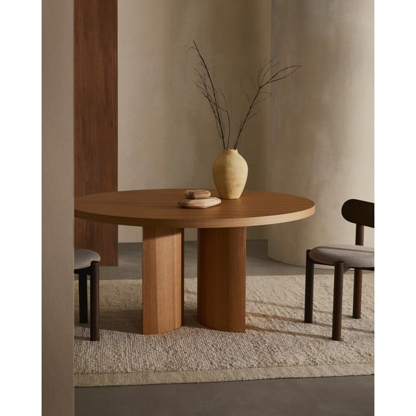 Okrogla jedilna miza v hrastovem dekorju ø 150 cm Nealy – Kave Home-image-2