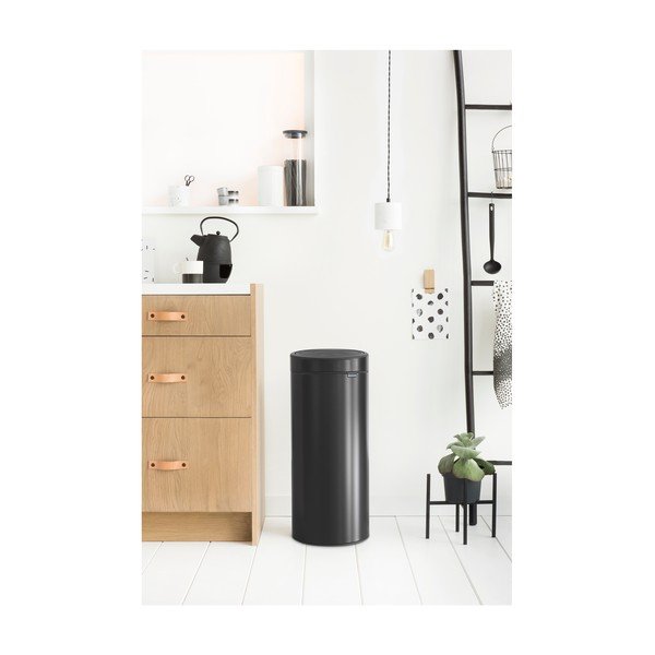 Mat črn jeklen koš za smeti na dotik 30 l Touch Bin – Brabantia-image-1