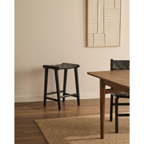 Črn barsko stol iz masivnega mahagonija Calixta – Kave Home-image-1