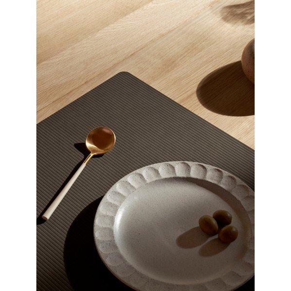 Pogrinjek iz eko usnja 35x45 cm Square L Corduroy – LIND DNA-image-1