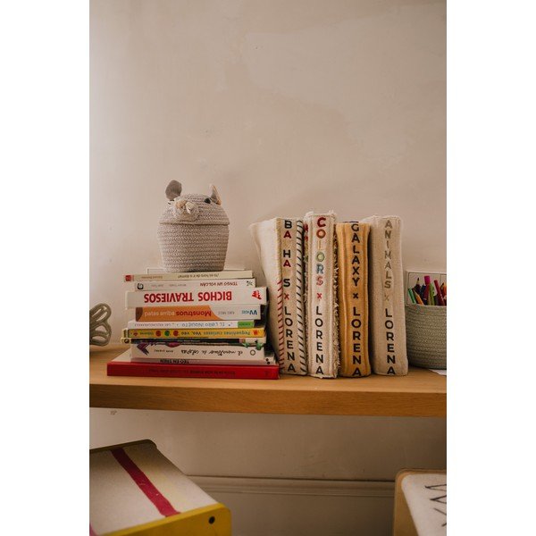 Siva tekstilna otroška škatla za shranjevanje ø 15x15 cm Mini Renata the Rat – Lorena Canals-image-2