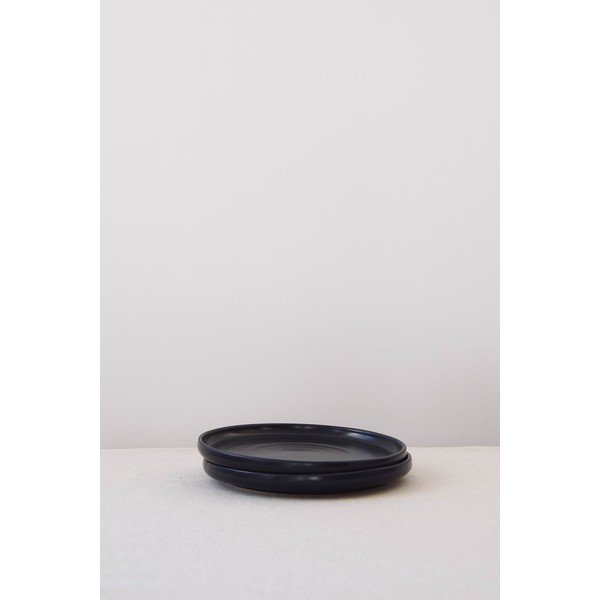 Črni kamnoseški krožnik ÅOOMI Luna, ø 20 cm-image-1