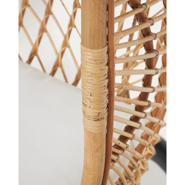 Viseči vrtni fotelj iz ratana v naravni barvi Ekaterina – Kave Home-image-1