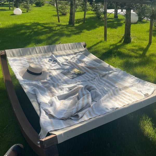 Bež lanena odeja za na plažo 140x170 cm Allure Stripe – Linen Tales-image-2