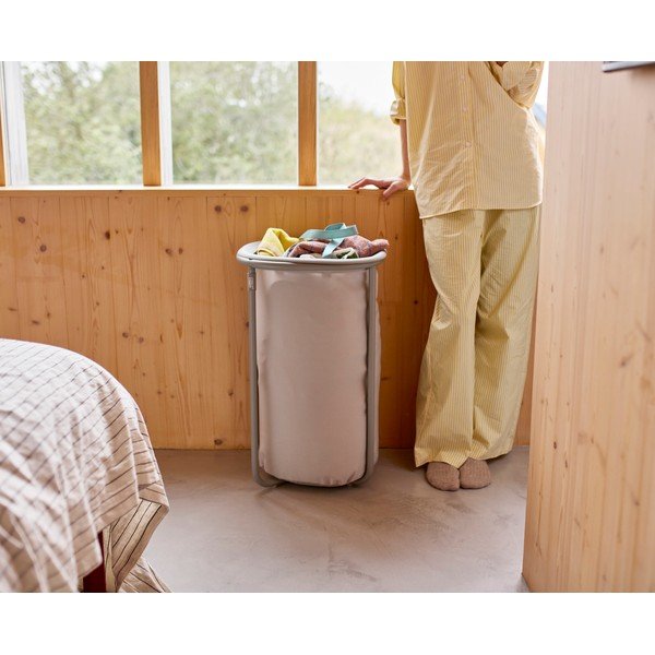 Svetlo siv tekstilni koš za perilo 50 l Duo – Joseph Joseph-image-2