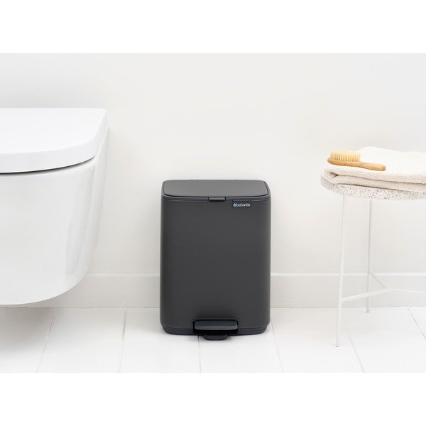 Temno siv jeklen koš za smeti s pedalom 7 l Bo – Brabantia-image-1