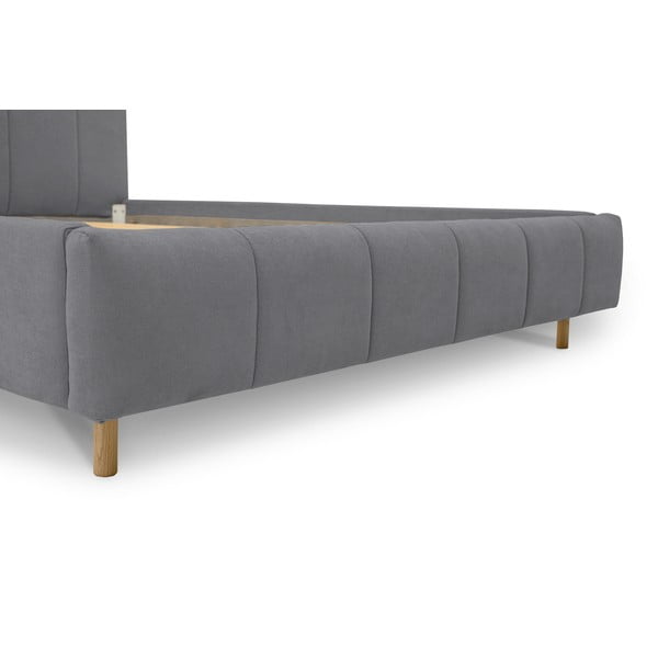 Siva oblazinjena zakonska postelja z letvenim dnom 160x200 cm Zee – Scandic-image-4