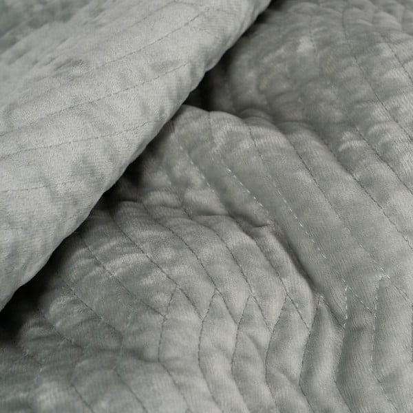 Prašno zeleno prešito pregrinjalo 180x260 cm – Ixia-image-2