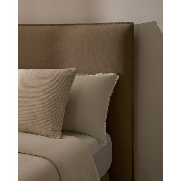 Sivorjavo oblazinjeno vzglavje 180x118 cm Jaira – Kave Home-image-1