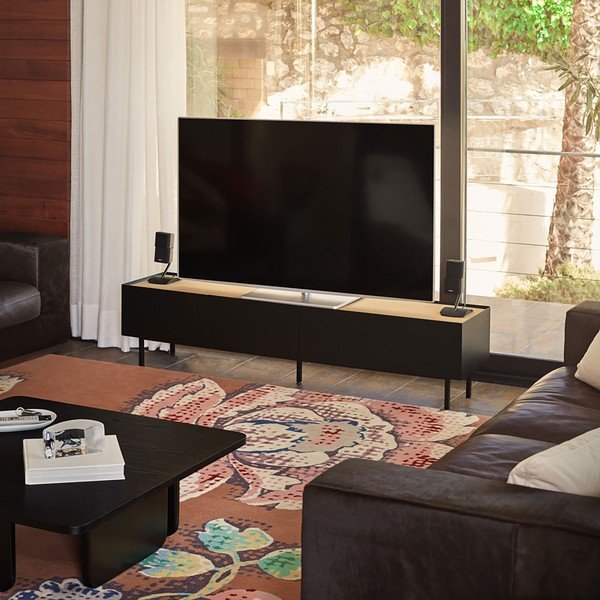 Črna TV omarica v hrastovem dekorju 180x45 cm Arista – Teulat-image-1