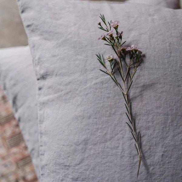 Lanena prevleka za vzglavnik 80x80 cm Light Grey – Linen Tales-image-1
