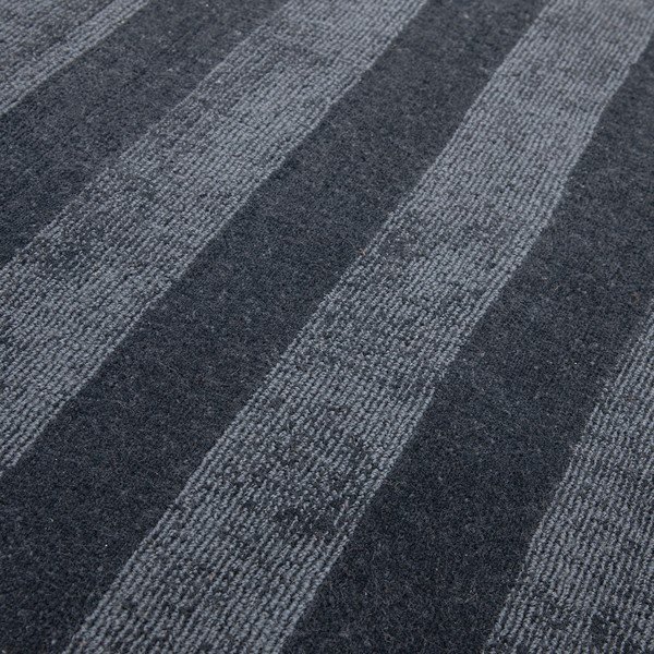 Temno modra ročno tkana preproga iz recikliranih vlaken 160x230 cm Connor – MADE-image-2