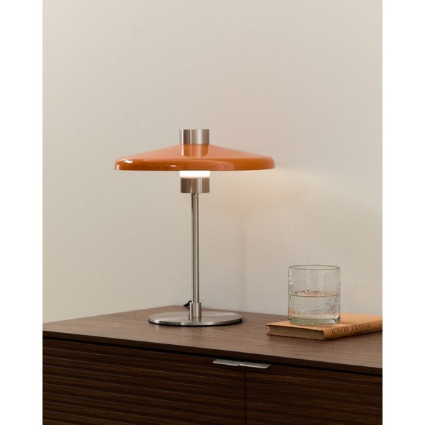 Oranžna namizna svetilka s kovinskim senčilom (višina 32,5 cm) Nuvira – Kave Home-image-1