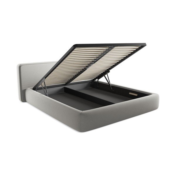 Svetlo siva oblazinjena zakonska postelja s prostorom za shranjevanje z letvenim dnom 180x200 cm Kiana – Makamii-image-3